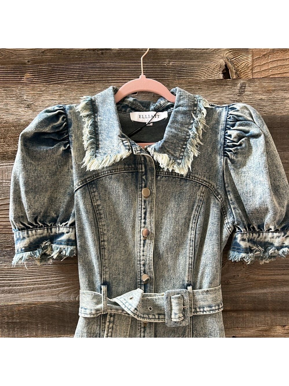 NWT Elliatt Giselle Denim Day Dress Button Front Belt Frayed Size Small - Picture 4 of 11